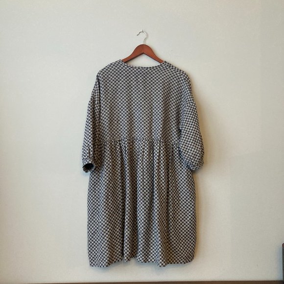 ❌SOLD❌ Beaton Linen Button Up Long Sleeve Dress in Checkered Print, size S - Picture 2 of 5